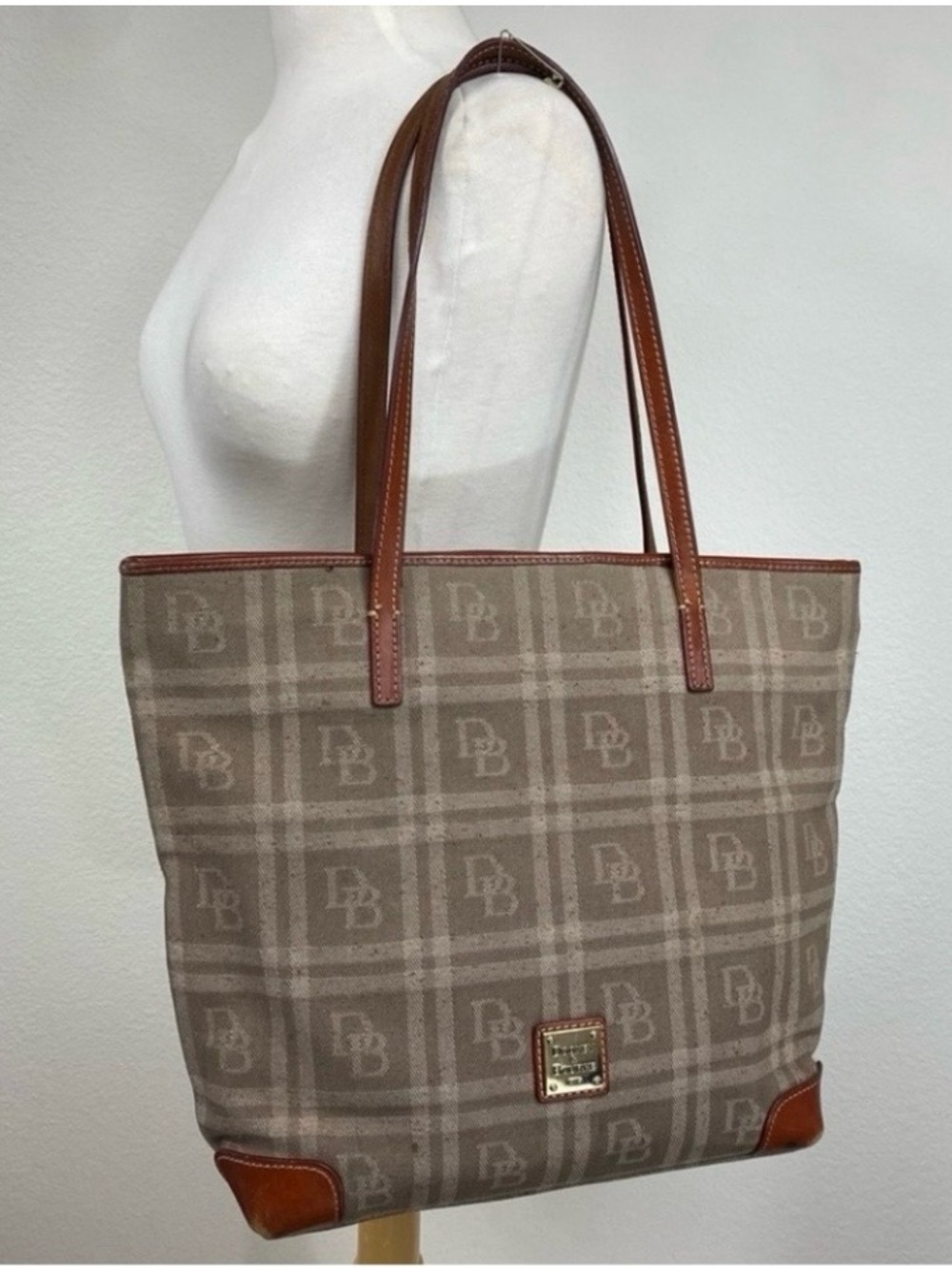 Dooney & Bourke Tan Confetti Wool Monogram Leather Trim Tote with Pouch Classic